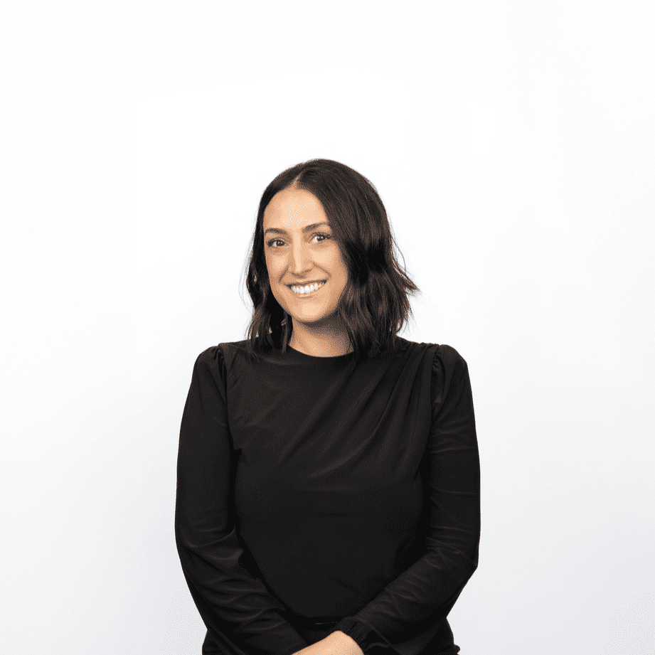 Portrait of Jaclyn G, a professional stylist at Salon Lux LLC, showcasing their expertise and style.